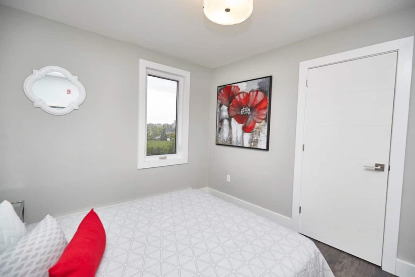 Fallsview Boutique 2bd 4b Niagara Falls