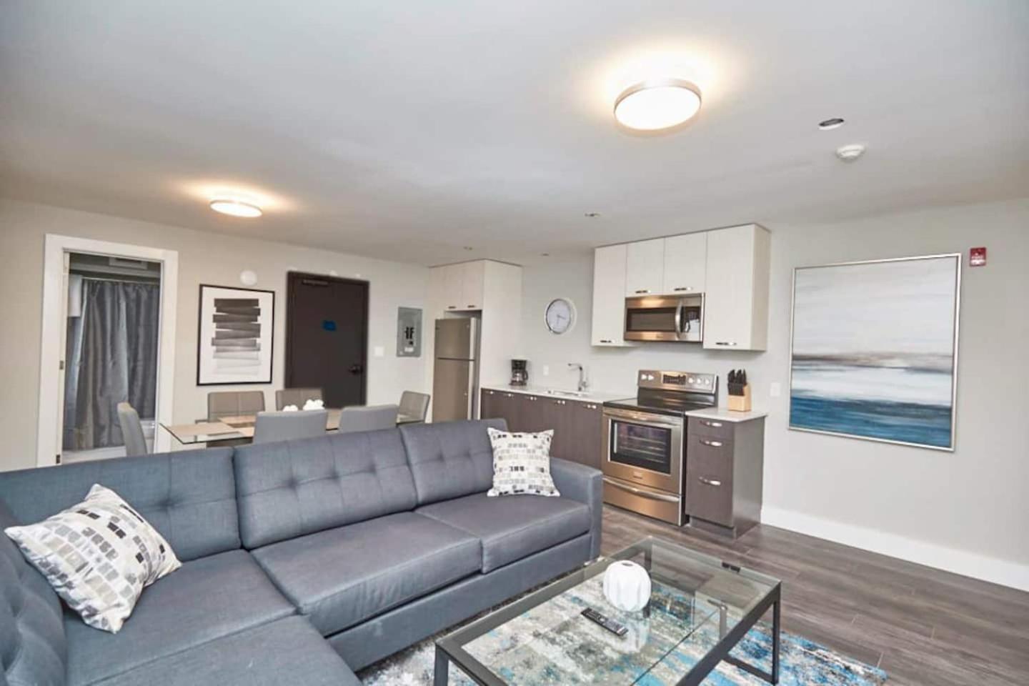 Fallsview Boutique 2bd 4b * Niagara Falls