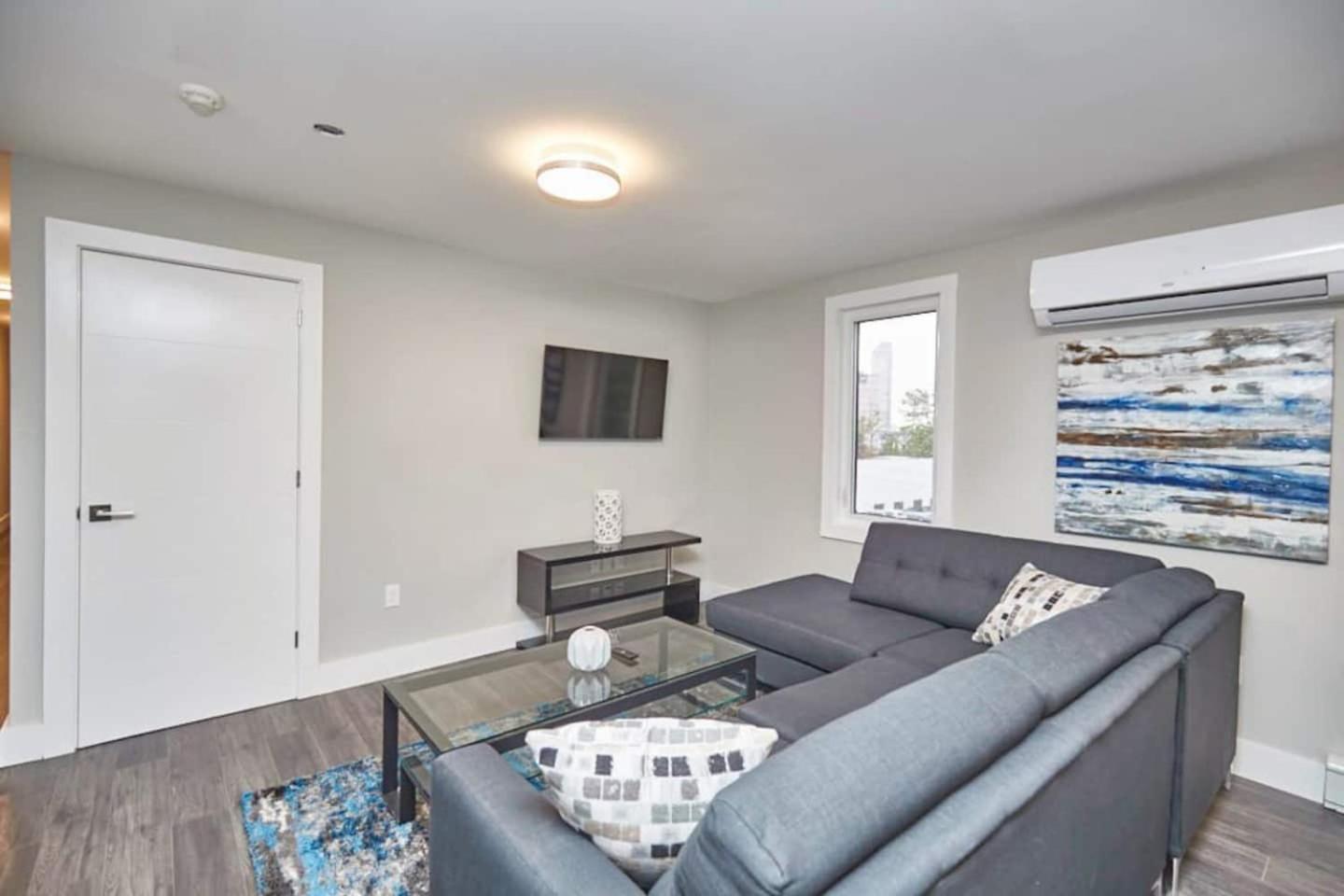 Apartment Fallsview Boutique 2bd 4b Niagara Falls